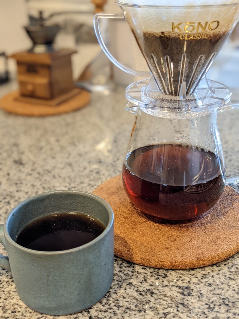 kono-classic-coffeebeans-and-coffeemugcup